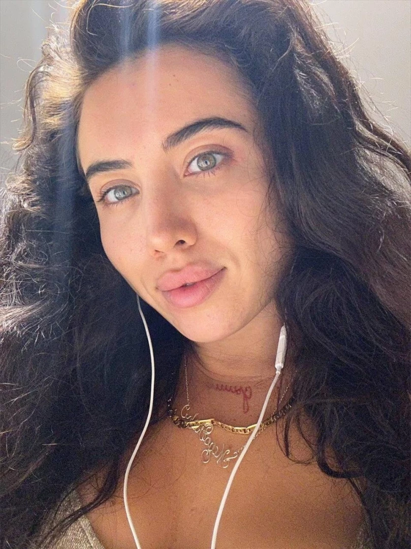 Things you like 5- my smile 6- my lips 7-my eyes 8-my voice 