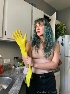 Could i be your little house wifey