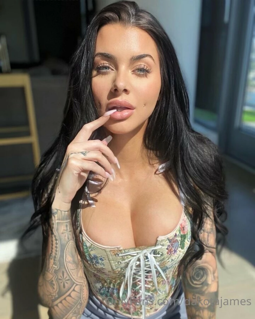 Feeling horny baby dakota vip part 2 