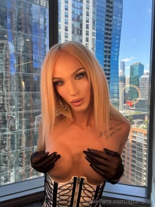 Do you want me to take my hands off and show you the sweet spot