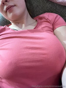 Tisut ei melkein mahdu paidan alle t ytys varmaan ottaa pois