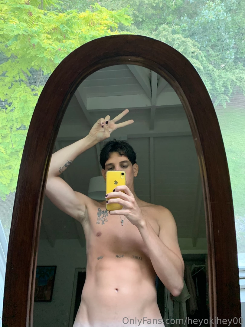 Missing summer and being naked all day pd my pits look hot as fuck don 