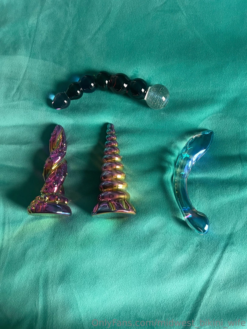 New toys i just got to add to my collection what one do i try out 