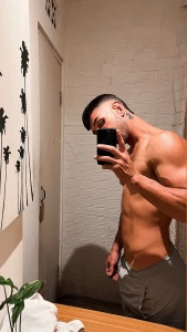 Fit aussie hunk https onlyfans com antnoraa