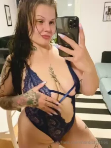 Jjennivikki -30 uusille ja vanhoille kurvikas milf sun mommy oon 161cm