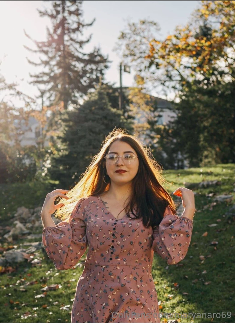 Annie_saint now wet she loves having her juicy ass squeezed this part 15 