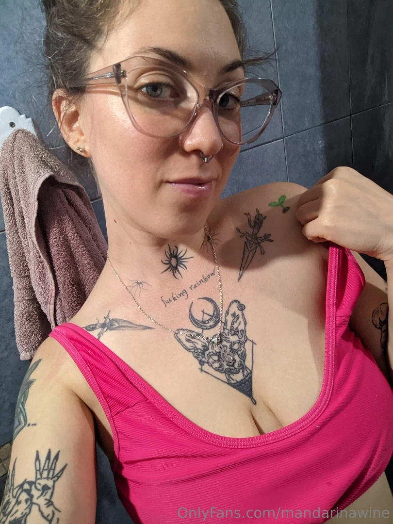 About to take a shower would u cum with me 