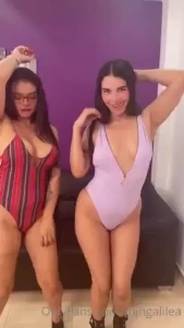 Con mi amiga sofi larson no solo grabe un video yo de pies tambi n