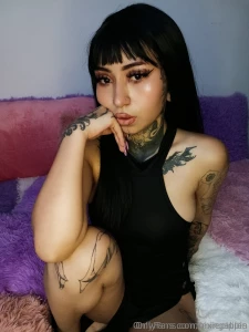 Juicy girl with no limits pixiepippin she shoots incredible content in