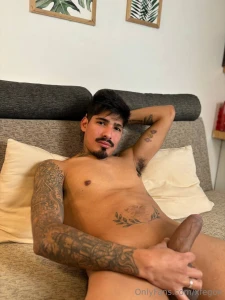 Come to my profile to play with me i have content for all tastes