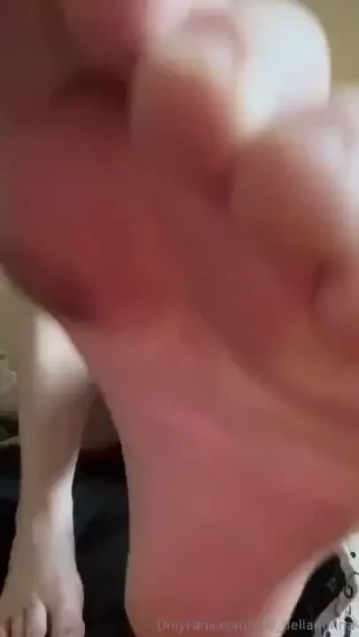 Come massage my feet 