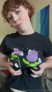 Tip this post to see it without my top on