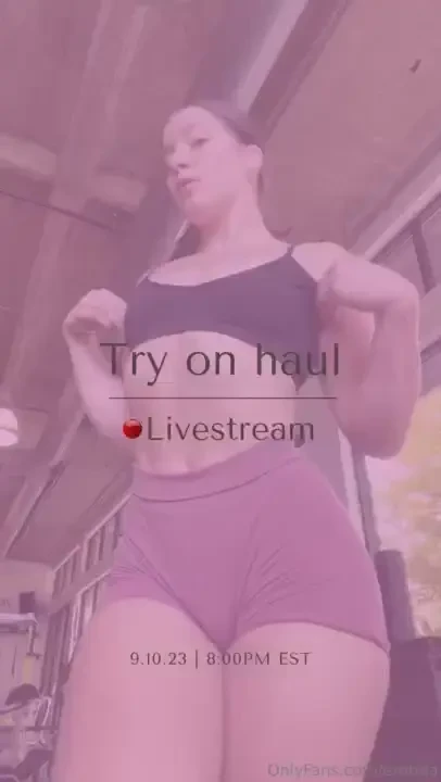 Join ameliabfit for a chill sunday night live 