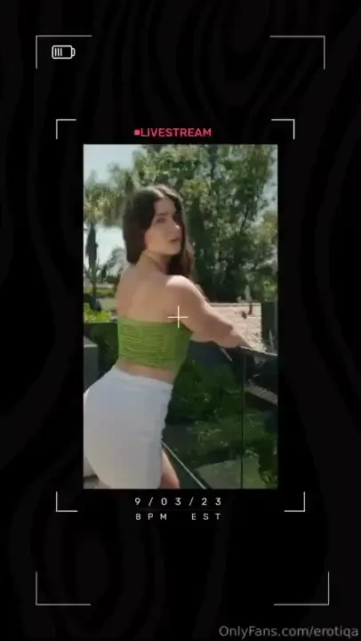 Ameliabfit is stunning message her and maybe she ll send you something 