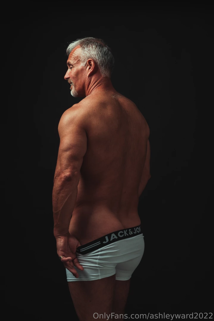 Get on my dms already the alpha vibes are high today 