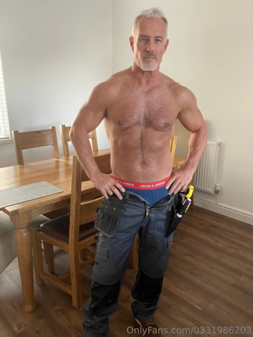 Hey everyone i ve got my builders outfit on today - ready to fix 