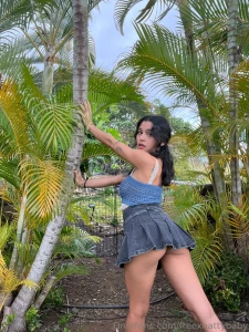 Does this skirt show too much