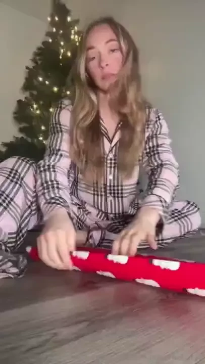 Wrapping up your christmas present like 