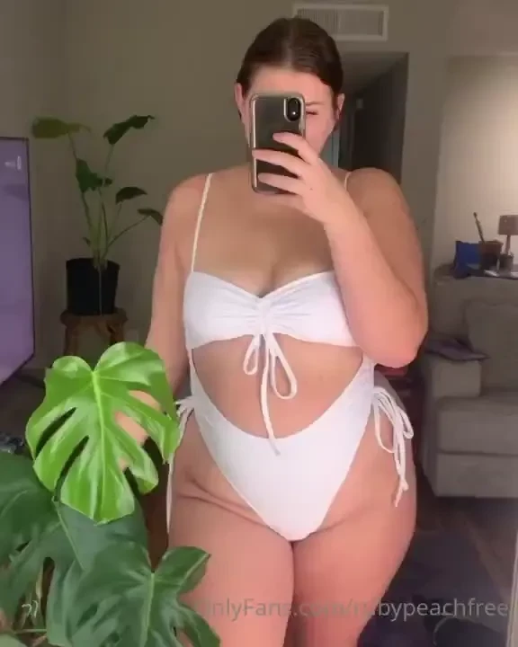 Seeing me naked is more fun just saying rubypeachxo 