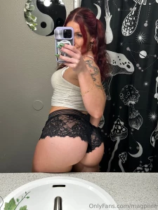 Happy hump day from your favorite handful