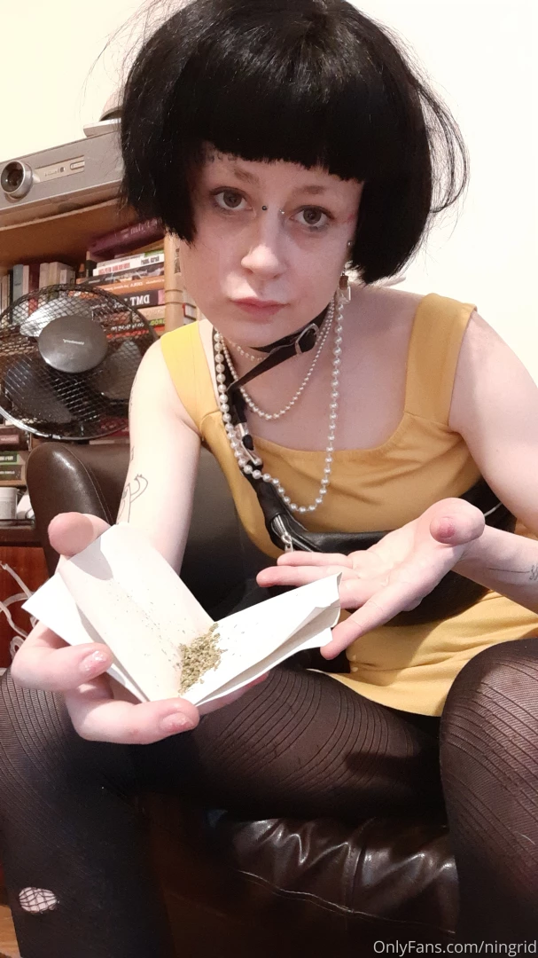 Can you roll me a joint 