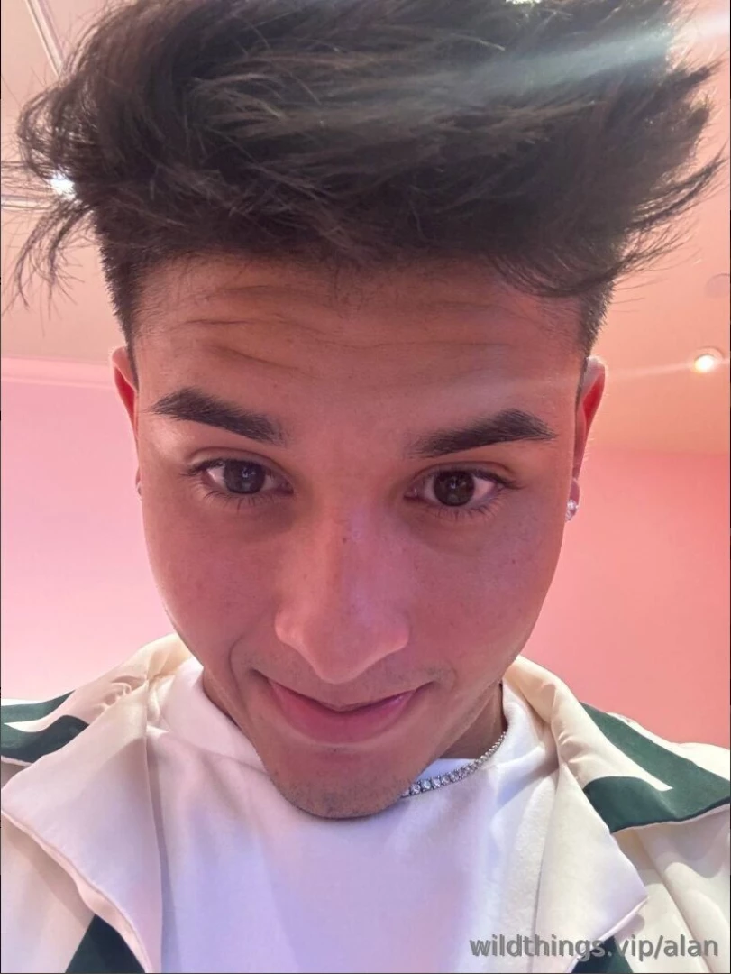 The cheekier the smile the hornier i get 