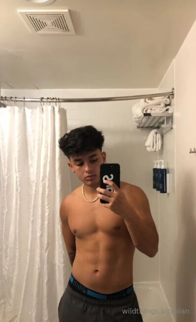 Wanna get wet with me dm 