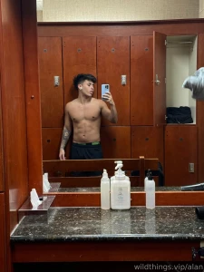 Live tonight who s making me go crazyyy