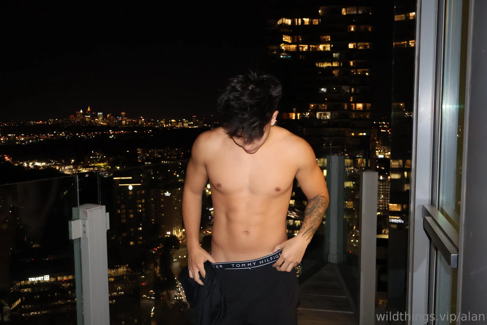 Don t keep me waiting let s make it a naughty day 