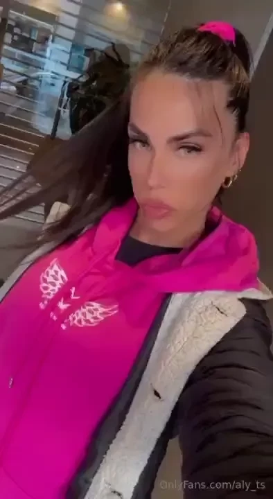 Hi everyone today i woke up and immediately had a desire to eat a 