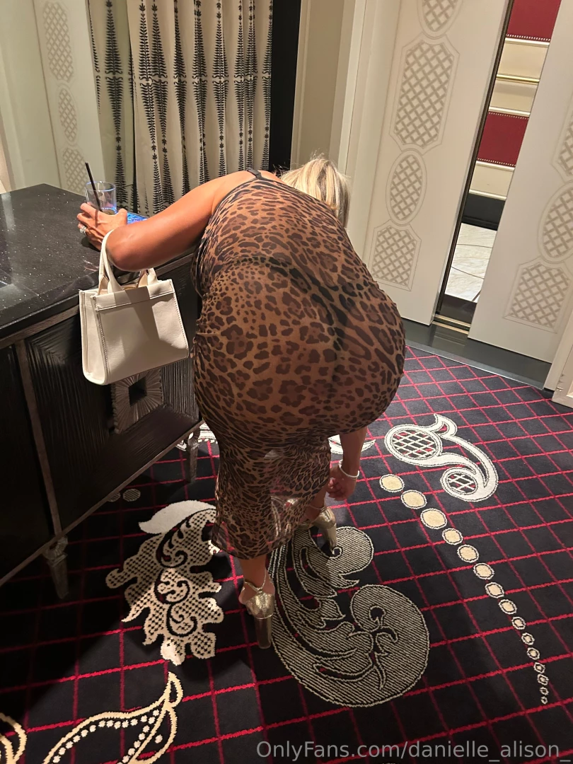 Safe to say my vegas outfits were hot and milfy lots of fun pictures 