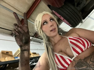 Hi guys i miss you all so much im sorry i had to take a pretty freakin part 5