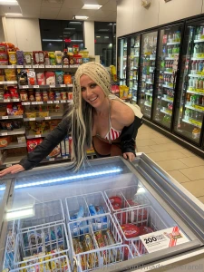 Hi guys i miss you all so much im sorry i had to take a pretty freakin part 9