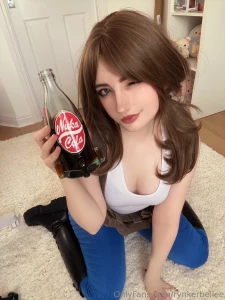 Soo some guy paid me 5 caps to let him suck my tiddies and i d do