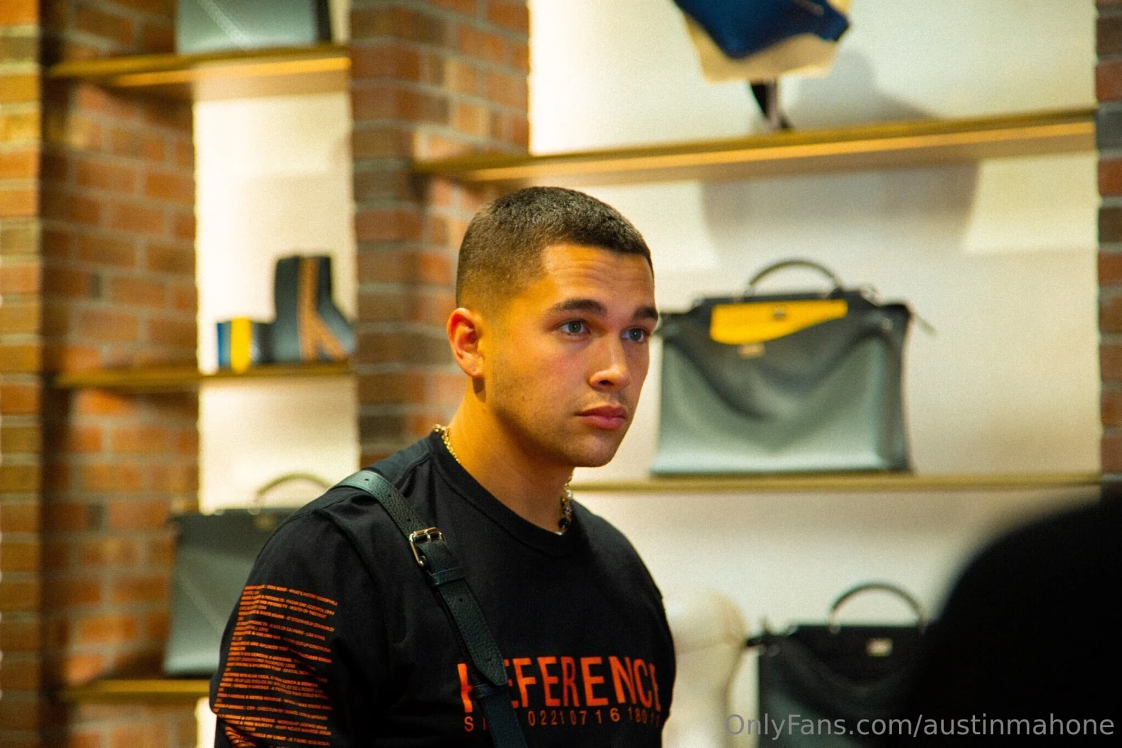 Resisting the urge to bring this haircut back 