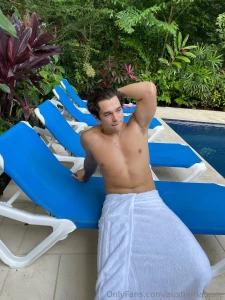 Getting all kinds of festive here