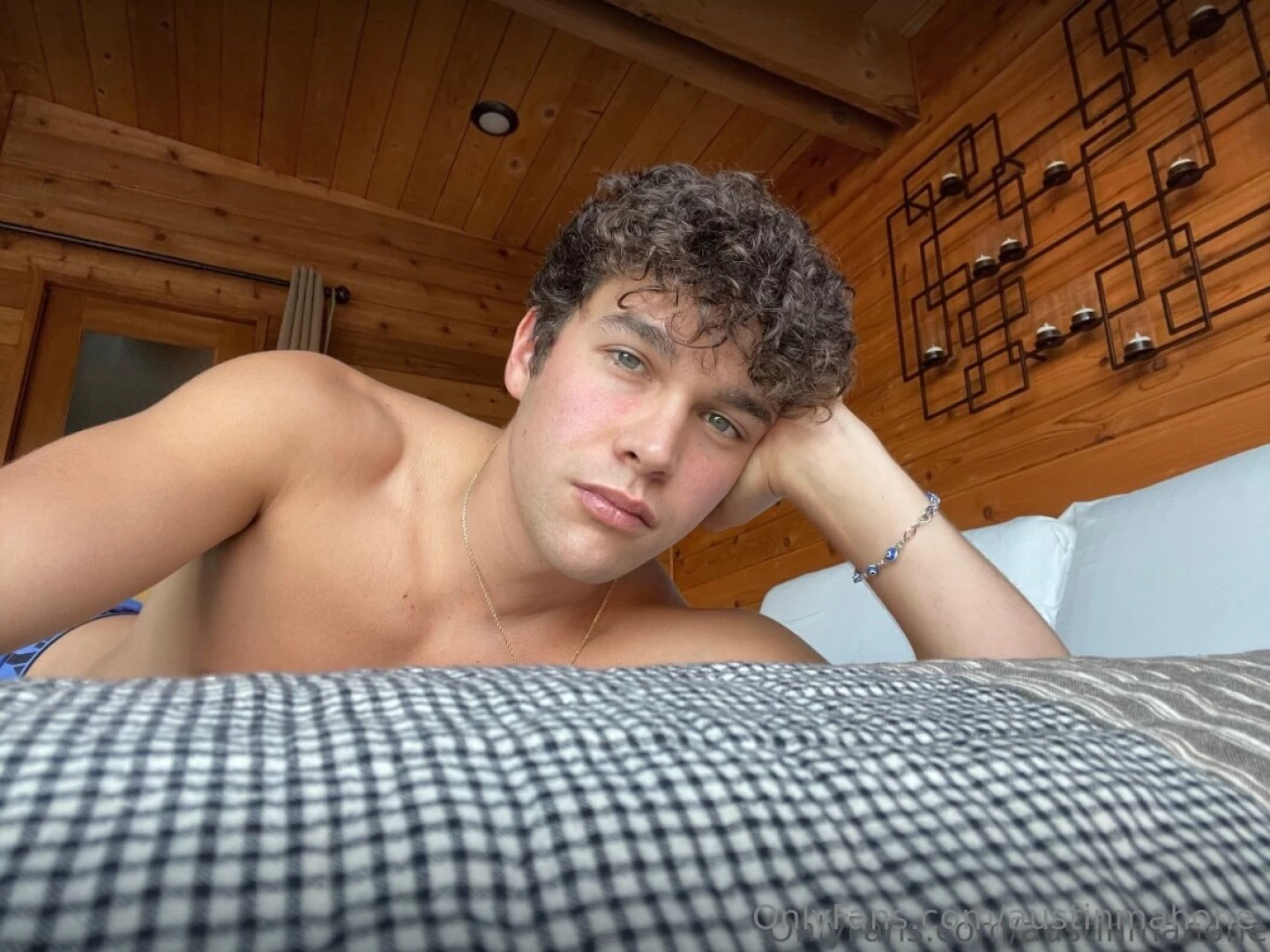 I need your attention right now check your dms 