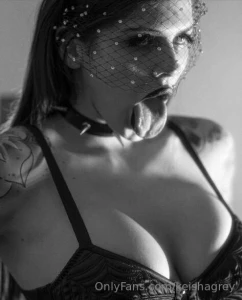 Doing a wild sexting nbsp deal right now so dm me if you re online