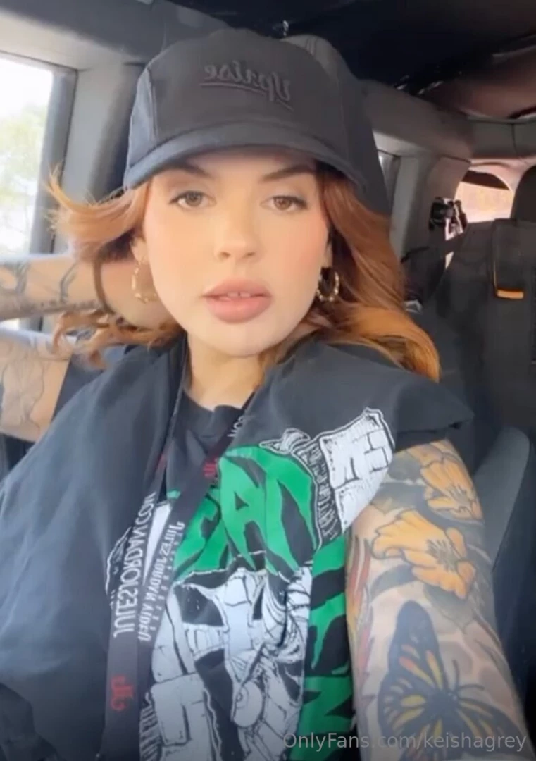 Don t worry i wont tell your girlfriend you re here 