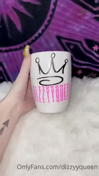 Giveaway what type of dizzyyqueen merch would you be most interested 