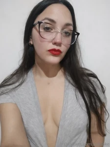 I would like to suck some cocks with this red lipstick