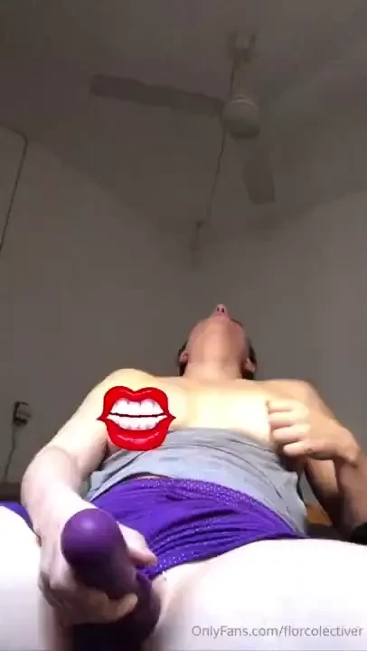 Qued caliente despu s de una llamada y grab una paja en primer plano 
