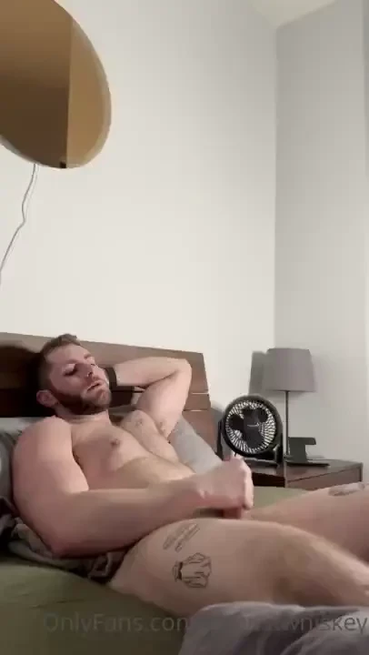 Nice jerk off after a long hard day of work and the gym 