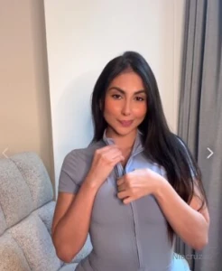 Message me and i ll tell you what i m not wearing