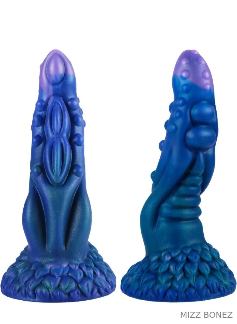 New toy bought off my wishlist by one of you he got exclusive content 