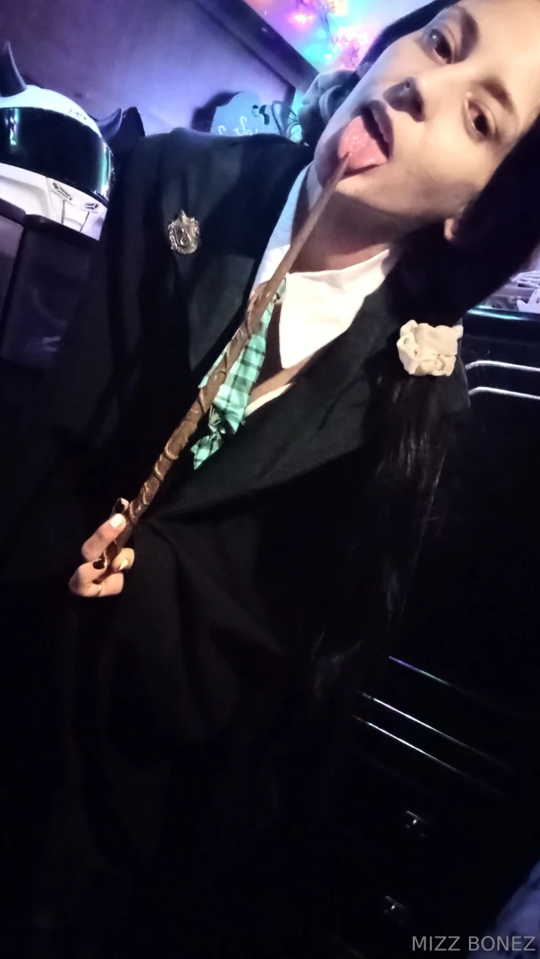 Wanna slither in part 6 