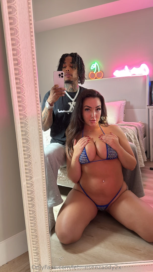 Filming with cassielenoir69 today dm if you want any custom b g videos 