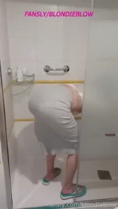 My husband interrupts me while i m cleaning the shower fyp pissing