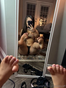 Suck on my pretty toes