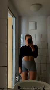 Getting ready for the gym focusing on upper body today let s crush it